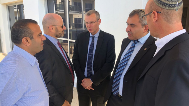 צוותי המו"מ של כחול לבן והליכוד (צילום: פרטי)