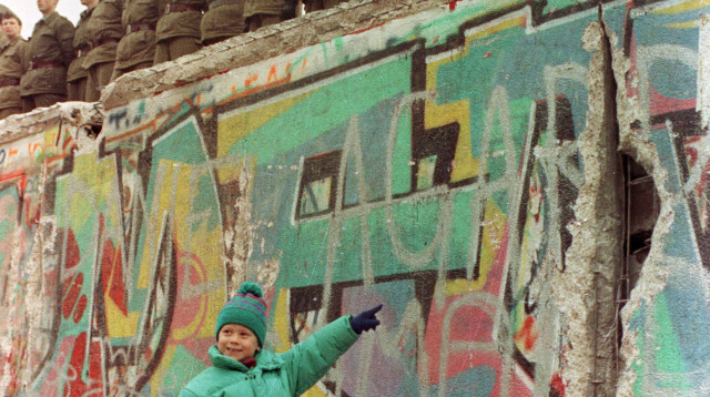 נפילת חומת ברלין (צילום: רויטרס)