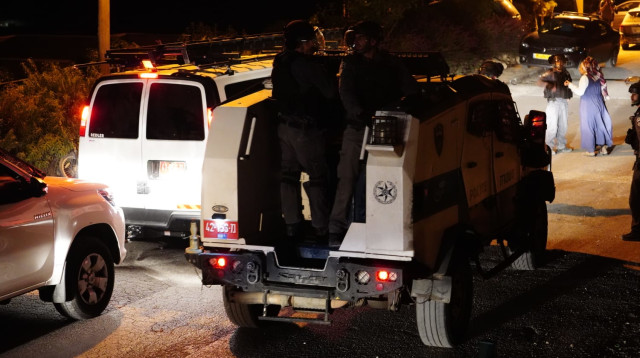 שוטרים ביצהר (צילום: הלל מאיר/TPS)