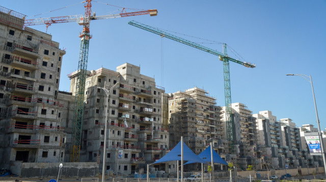 בנייני מגורים, אילוסטרציה  (למצולמים אין קשר לנאמר בכתבה) (צילום: פלאש 90)