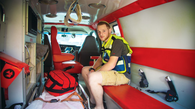 "הבחירה לסיים את הקורס זה משהו שמאוד חיזק אותי". דביר שנרב (צילום: ניר קידר)