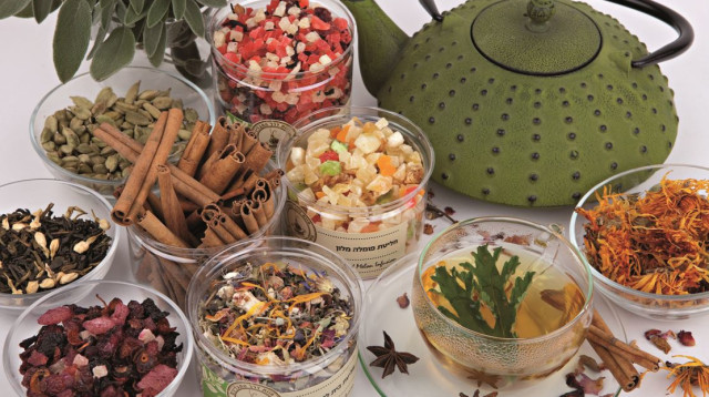 חליטות לחורף (צילום: הדס ניצן, באדיבות "חוות התבלינים")