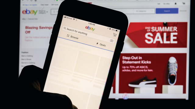 קניות ברשת (צילום: רויטרס)