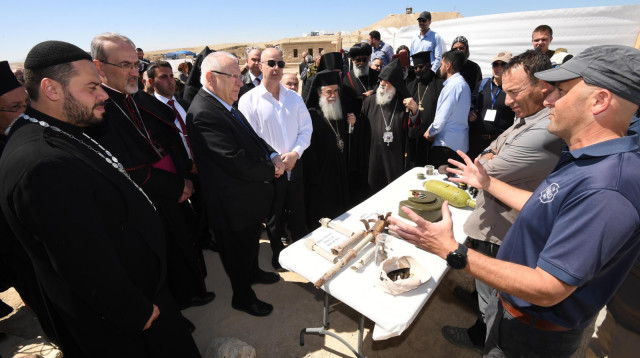 ראובן ריבלין בסיור בארץ המנזרים (צילום: מארק ניימן, לע"מ)