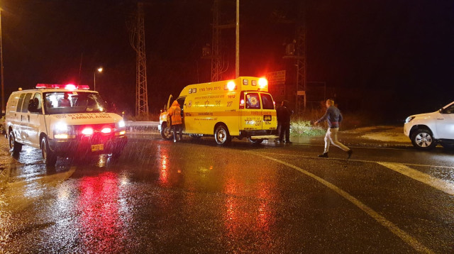 צעיר נפגע ממכת ברק במגידו (צילום: תיעוד מבצעי מד"א)