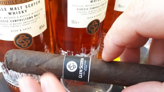 וויסקי וסיגרים (צילום: ורד ברלל,ורד ברלל)