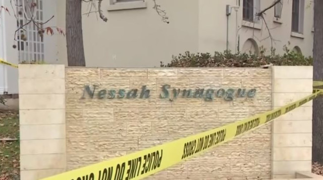 בית הכנסת "נסה" בבוורלי הילס (צילום: צילום מסך NBC)