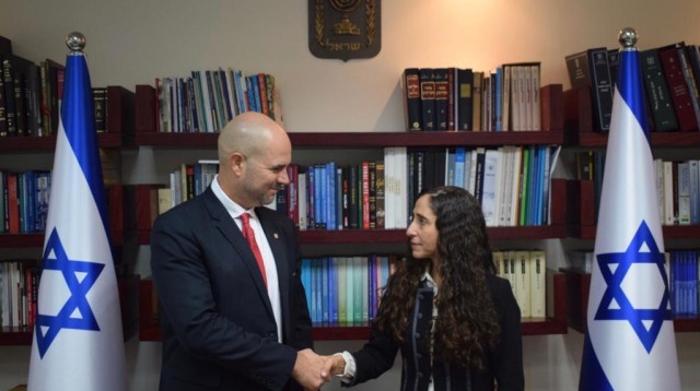 אורלי בן-ארי גינזברג, אמיר אוחנה (צילום: תקשורת שר המשפטים)