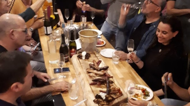 טעימת מבעבעים (צילום: ורד ברלל)