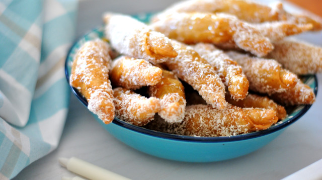 סיגרים במילוי קוקוס ושקדים (צילום: פסקל פרץ-רובין)