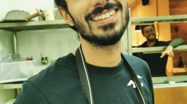 דין שושני ז"ל במסעדה (צילום: צילום פרטי)