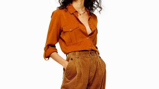 TOPSHOP - מכנסי סיגאר מבד קורדרוי (צילום: יח"צ חו"ל)