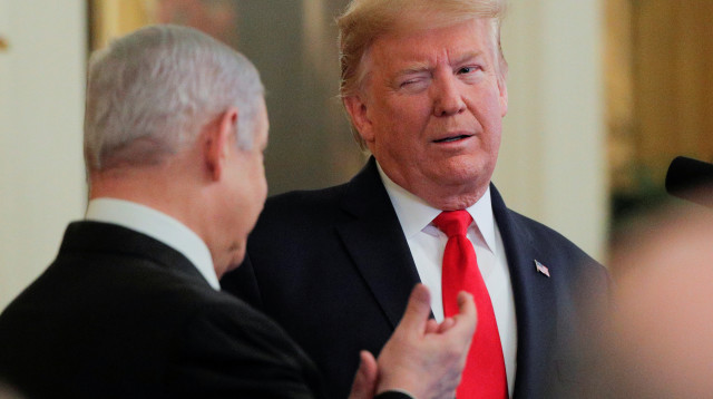 טראמפ ונתניהו בעת ההכרזה על תוכנית השלום (צילום: רויטרס)