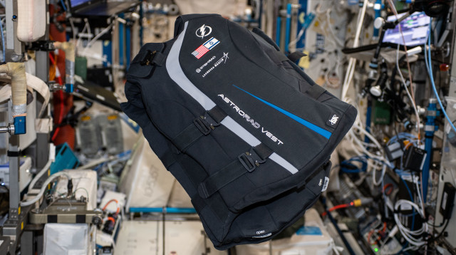 החליפה הישראלית בתחנת החלל הבינלאומית (צילום: ג'סיקה מאיר, נאס"א)