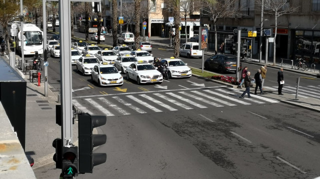 מחאת נהגי המוניות בתל אביב (צילום: קובי ריכטר/TPS)