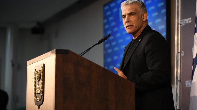 יאיר לפיד (צילום: אלעד גוטמן)