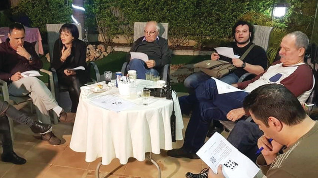 מפגש של קבוצת חובבי תשבצי ההיגיון (צילום: צילום פרטי)