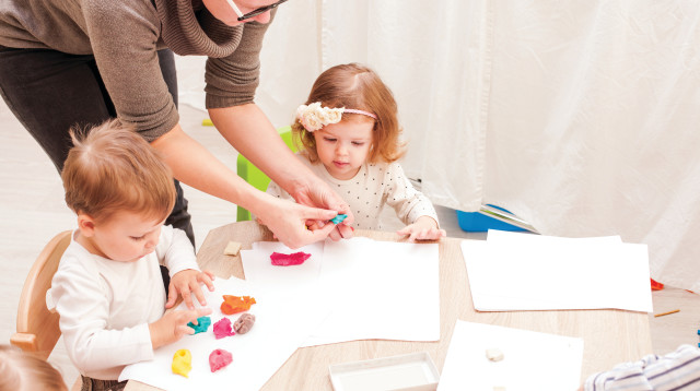 יצירה עם ילדים, אילוסטרציה (צילום: אינגאימג')