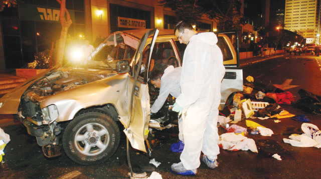 זירת הרצח של יורם חכם (צילום: רוני שיצר, פלאש 90)