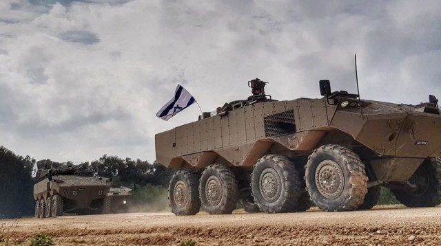 איתן - הנגמ"ש הגלגלי (צילום: דוברות משרד הביטחון)