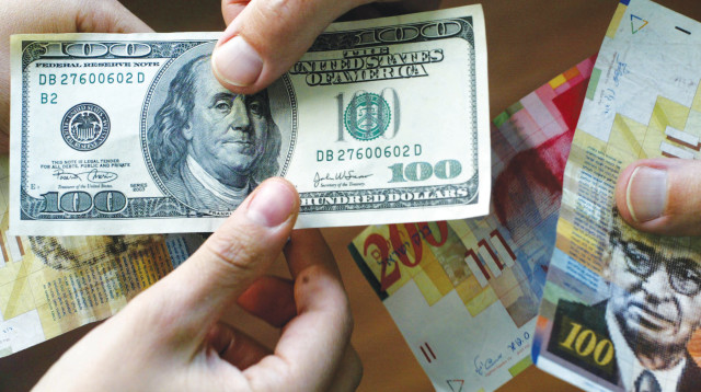 שקל, דולר (צילום: אוליבייר פיטוסי, פלאש 90)