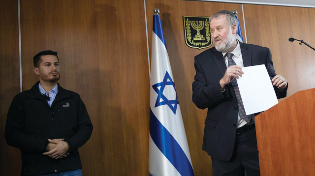 אביחי מנדלבליט (צילום: הדס פרוש, פלאש 90)