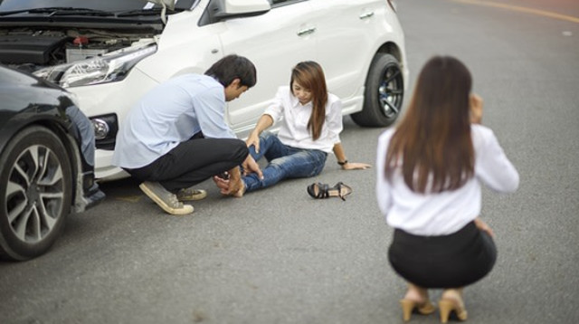 נפגעת בתאונת דרכים (צילום: שאטרסטוק)