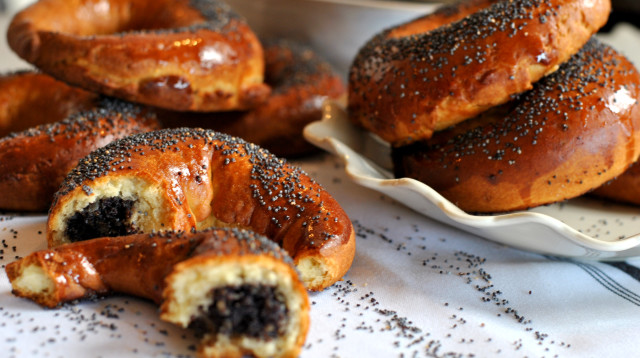 סהרוני כעכי פרג (צילום: פסקל פרץ-רובין)