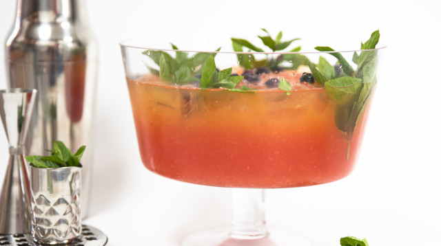 קוקטייל בקערה (צילום: קרינה גנץ)