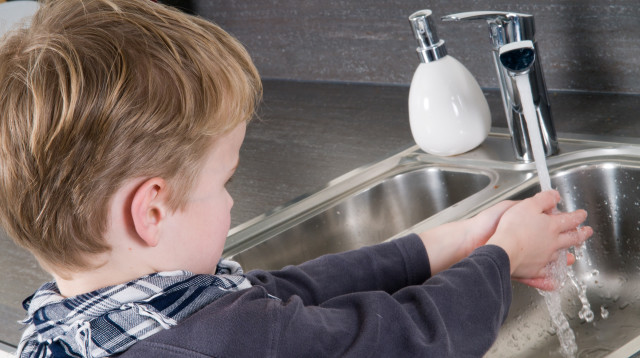 שטיפת ידיים, אילוסטרציה (צילום: ingimages.com)