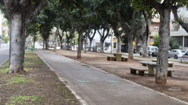 קורונה: שדרות רוטשילד בת״א ריק מאדם (צילום: אבשלום ששוני)