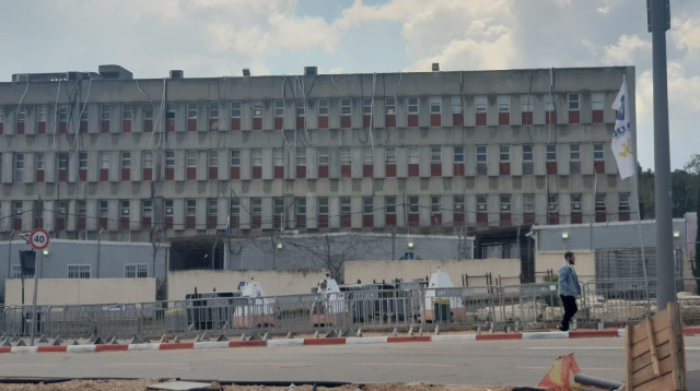 הבקו"ם בתל השומר ריק (צילום: טל לב רם)