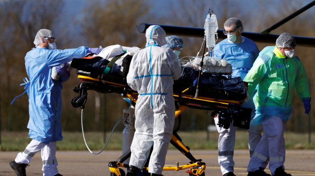 קורונה בצרפת (צילום: REUTERS/Christian Hartmann)