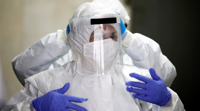 קורונה בישראל. למצולם אין קשר לנאמר בכתבה (צילום: REUTERS/Amir Cohen)