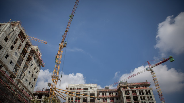 אתר בנייה בירושלים (צילום: יונתן זינדל, פלאש 90)