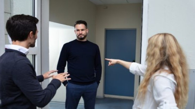 סכסוך שכנים (צילום: שאטרסטוק)