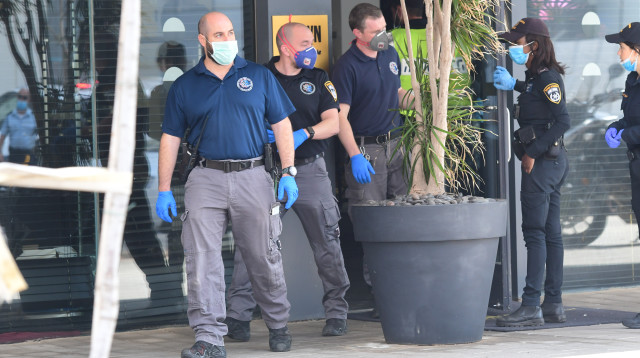 זירת אירוע הירי בתל אביב (צילום: אבשלום ששוני)