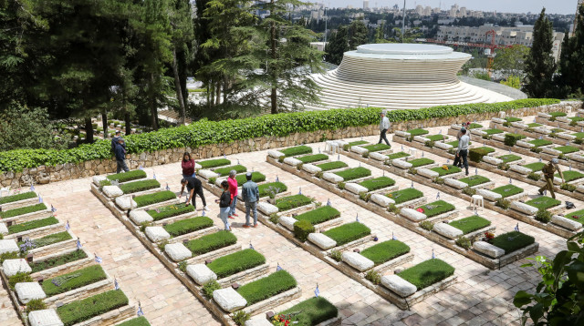 הר הרצל (צילום: מרק ישראל סלם)