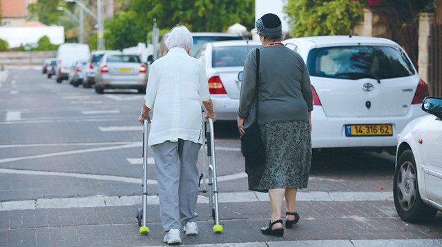 קשישים (צילום: אלוני מור)
