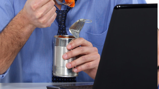 ארוחות מוכנות בקופסאות שימורים - בריא או לא? (צילום: אינגאימג')