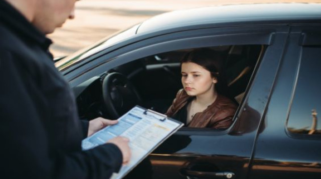 דו''ח תנועה (צילום: שאטרסטוק)