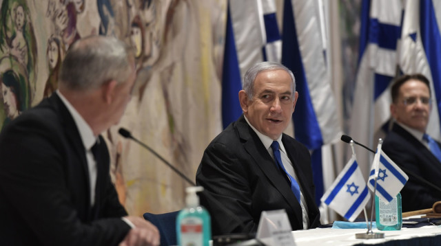 בנימין נתניהו ובני גנץ בישיבת הממשלה הראשונה (צילום: קובי גדעון, לע"מ)