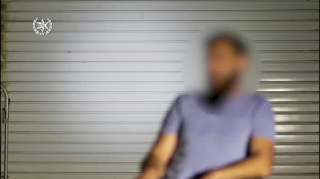 השוטר שמלווה את הסוכן החשאי שהפליל עשרות חשודים במעורבות בסחר בסמים (צילום: דוברות המשטרה)