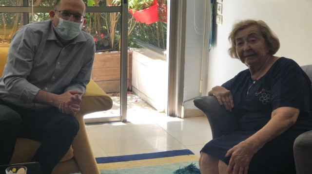 ליא קניג, ראש עיריית גבעתיים רן קוניק (צילום: דוברות עיריית גבעתיים)