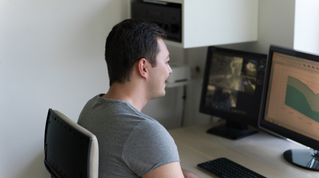 עבודה מהבית  (צילום: אינגאימג)