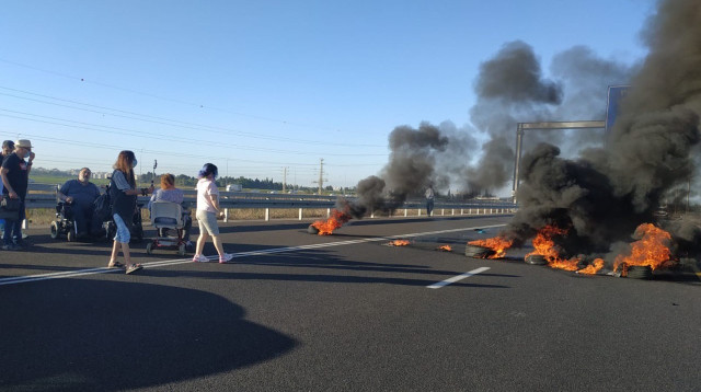 מחאת ארגוני הנכים בכביש 20 (צילום: לביא נאור, דובר מחאת ארגוני הנכים)