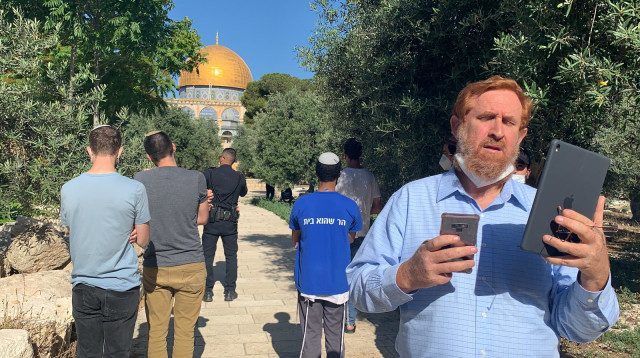 המבקרים בהר הבית (צילום: קרן שלום ירושלים)