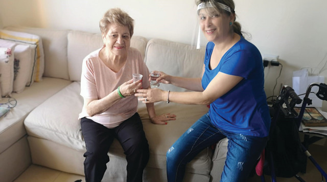 פנינה אברהמוף ואורה בוצ'צ'ו (צילום: טל שובל)