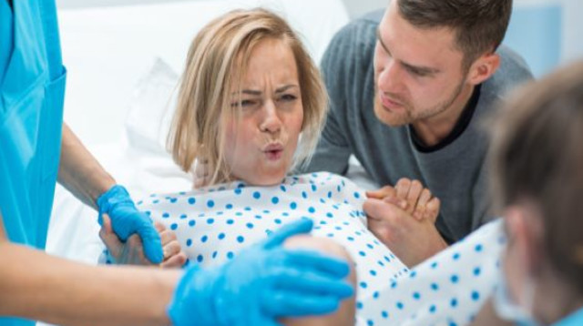 לידה בבית חולים (צילום: שאטרסטוק)