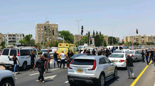 חשד לחיסול משולש בלוד (צילום: תיעוד מבצעי מד"א)